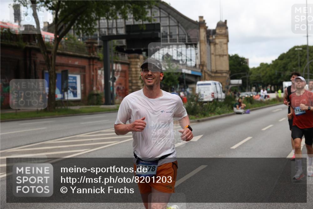 29.06.2025 - hella hamburg halbmarathon Yannick Fuchs http://msf.ph/oto/8201203 29.06.2025 10:32:01 20KM 1290, 2196, 2767, 4860, 4865, 5003, 5042, 5307, 5923, 6047, 6123, 6458, 7310, 9178, 9914, 10190, 10451, 10738, 11423, 12739, 12900, 13141, 13372, 13854, 14387, 14459, 14691, 14934, 15178, 15261, 15410, 15939, 16992, 17125, 17137, 17658, 18159, 18216, 18357, 18986 meine-sportfotos.de