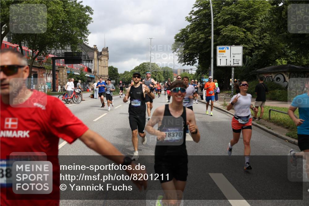 29.06.2025 - hella hamburg halbmarathon Yannick Fuchs http://msf.ph/oto/8201211 29.06.2025 10:44:44 20KM 1119, 1399, 1461, 1466, 1507, 1630, 1750, 1817, 2207, 3654, 4077, 4127, 4346, 5018, 5115, 6027, 6662, 6712, 6795, 7052, 7134, 7176, 7397, 7583, 7930, 7932, 8117, 8572, 8704, 8819, 9057, 10371, 11356, 11455, 11607, 12624, 13008, 13687, 13701, 13875, 14034, 14257, 14626, 15362, 15395, 15803, 15950, 16716, 16806, 17179, 17221, 17247, 17384, 18006, 18066, 18370, 18394, 18489, 18657, 18658, 18811 meine-sportfotos.de
