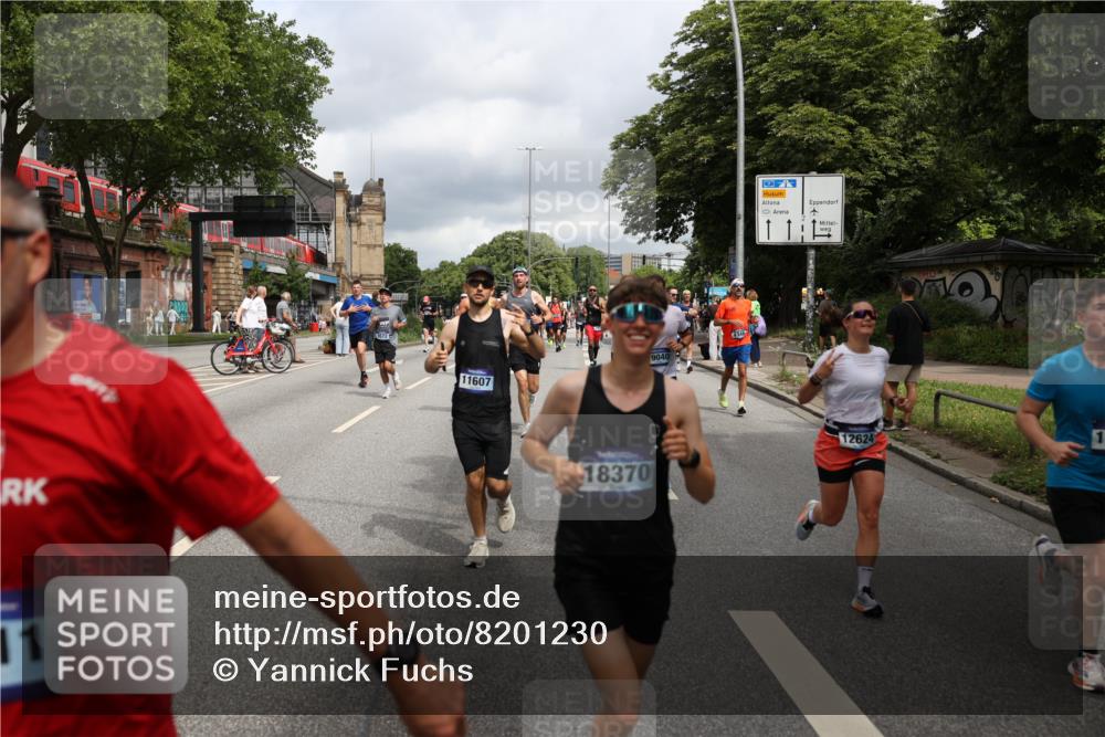 29.06.2025 - hella hamburg halbmarathon Yannick Fuchs http://msf.ph/oto/8201230 29.06.2025 10:44:44 20KM 1119, 1399, 1461, 1466, 1507, 1630, 1750, 1817, 2207, 3654, 4077, 4127, 4346, 5018, 5115, 6027, 6662, 6712, 6795, 7052, 7134, 7176, 7397, 7583, 7930, 7932, 8117, 8572, 8704, 8819, 9057, 10371, 11356, 11455, 11607, 12624, 13008, 13687, 13701, 13875, 14034, 14257, 14626, 15362, 15395, 15803, 15950, 16716, 16806, 17179, 17221, 17247, 17384, 18006, 18066, 18370, 18394, 18489, 18657, 18658, 18811 meine-sportfotos.de