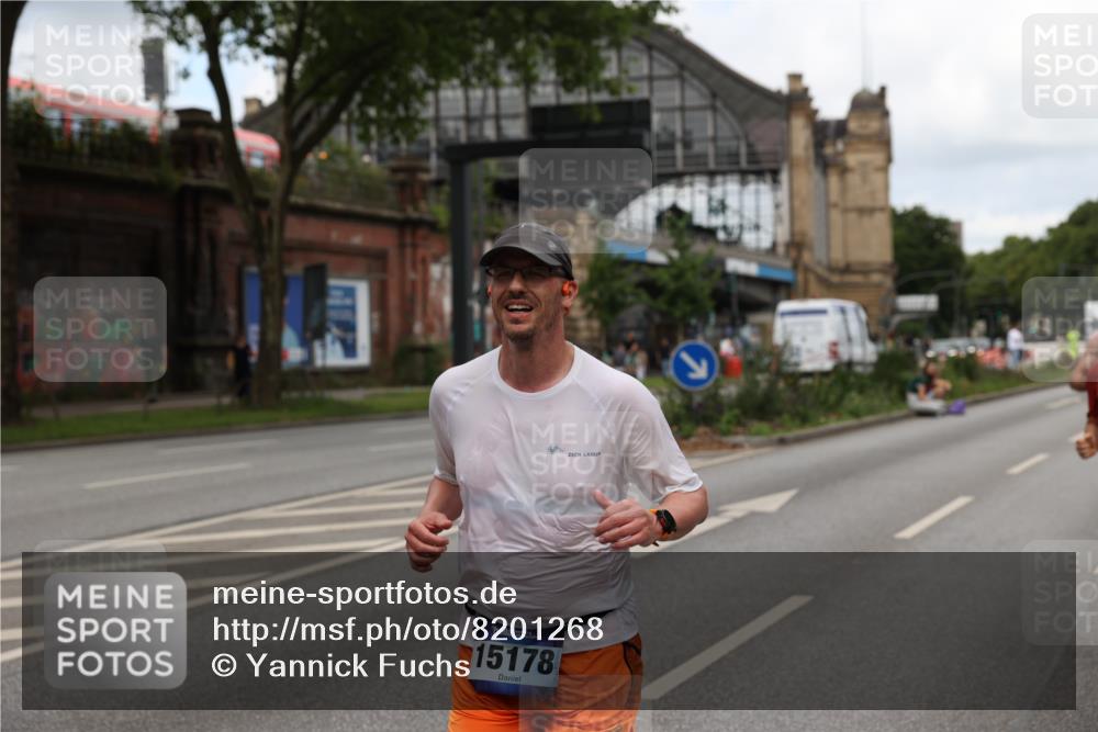29.06.2025 - hella hamburg halbmarathon Yannick Fuchs http://msf.ph/oto/8201268 29.06.2025 10:32:02 20KM 1290, 2196, 2767, 4860, 5003, 5042, 5307, 5923, 6047, 6123, 6458, 7310, 9178, 9914, 10190, 10451, 11423, 12739, 12900, 13141, 13372, 13854, 14387, 14459, 14691, 14934, 15178, 15261, 15410, 15939, 16992, 17125, 17137, 18103, 18159, 18216, 18357, 18986 meine-sportfotos.de