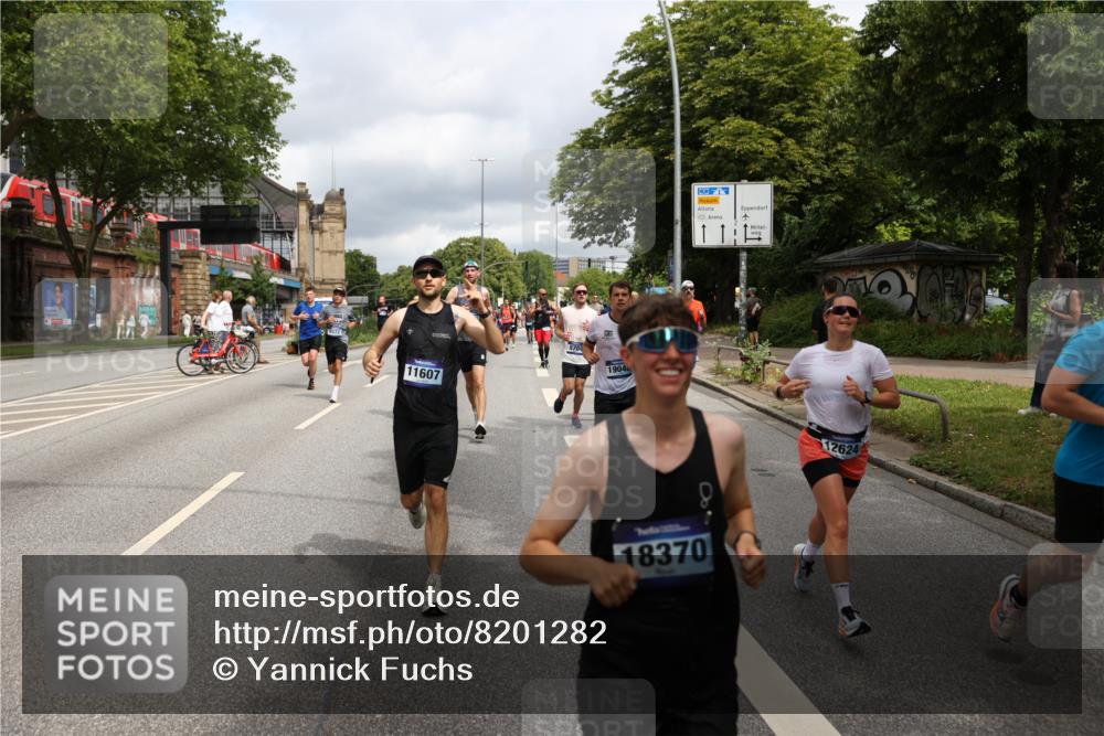 29.06.2025 - hella hamburg halbmarathon Yannick Fuchs http://msf.ph/oto/8201282 29.06.2025 10:44:44 20KM 1119, 1399, 1461, 1466, 1507, 1630, 1750, 1817, 2207, 3654, 4077, 4127, 4346, 5018, 5115, 6027, 6662, 6712, 6795, 7052, 7134, 7176, 7397, 7583, 7930, 7932, 8117, 8572, 8704, 8819, 9057, 10371, 11356, 11455, 11607, 12624, 13008, 13687, 13701, 13875, 14034, 14257, 14626, 15362, 15395, 15803, 15950, 16716, 16806, 17179, 17221, 17247, 17384, 18006, 18066, 18370, 18394, 18489, 18657, 18658, 18811 meine-sportfotos.de
