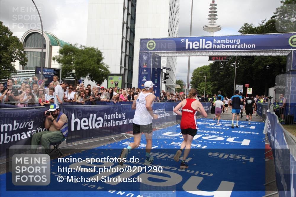 29.06.2025 - hella hamburg halbmarathon Michael Strokosch http://msf.ph/oto/8201290 29.06.2025 10:43:26 Ziel 2653, 3109, 3124, 3146, 5506, 8664, 10099, 10237, 13348, 15921, 16720, 16997, 17391, 18274, 18942, 18987, 19009, 19051 meine-sportfotos.de