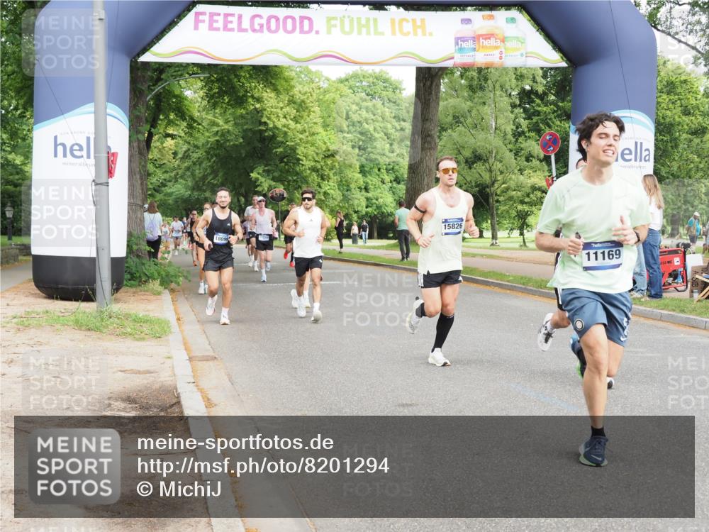 29.06.2025 - hella hamburg halbmarathon MichiJ http://msf.ph/oto/8201294 29.06.2025 10:21:35 Zwischen KM18-KM19 1686, 5070, 7965, 8883, 10484, 11169, 11199, 14293, 15054, 15826, 16505, 18099 meine-sportfotos.de