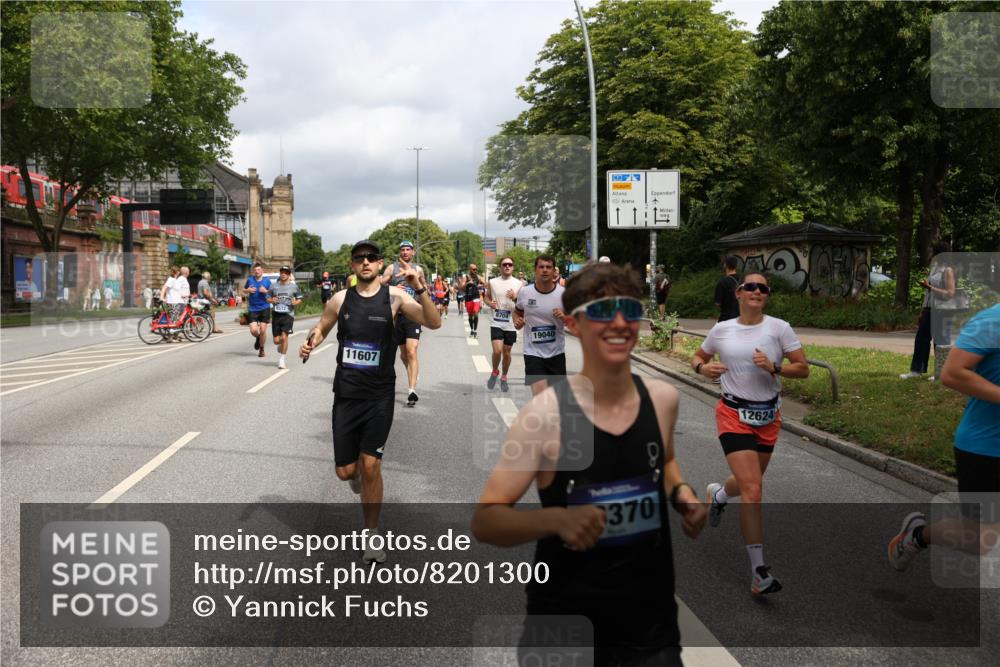 29.06.2025 - hella hamburg halbmarathon Yannick Fuchs http://msf.ph/oto/8201300 29.06.2025 10:44:44 20KM 1119, 1399, 1461, 1466, 1507, 1630, 1750, 1817, 2207, 3654, 4077, 4127, 4346, 5018, 5115, 6027, 6662, 6712, 6795, 7052, 7134, 7176, 7397, 7583, 7930, 7932, 8117, 8572, 8704, 8819, 9057, 10371, 11356, 11455, 11607, 12624, 13008, 13687, 13701, 13875, 14034, 14257, 14626, 15362, 15395, 15803, 15950, 16716, 16806, 17179, 17221, 17247, 17384, 18006, 18066, 18370, 18394, 18489, 18657, 18658, 18811 meine-sportfotos.de