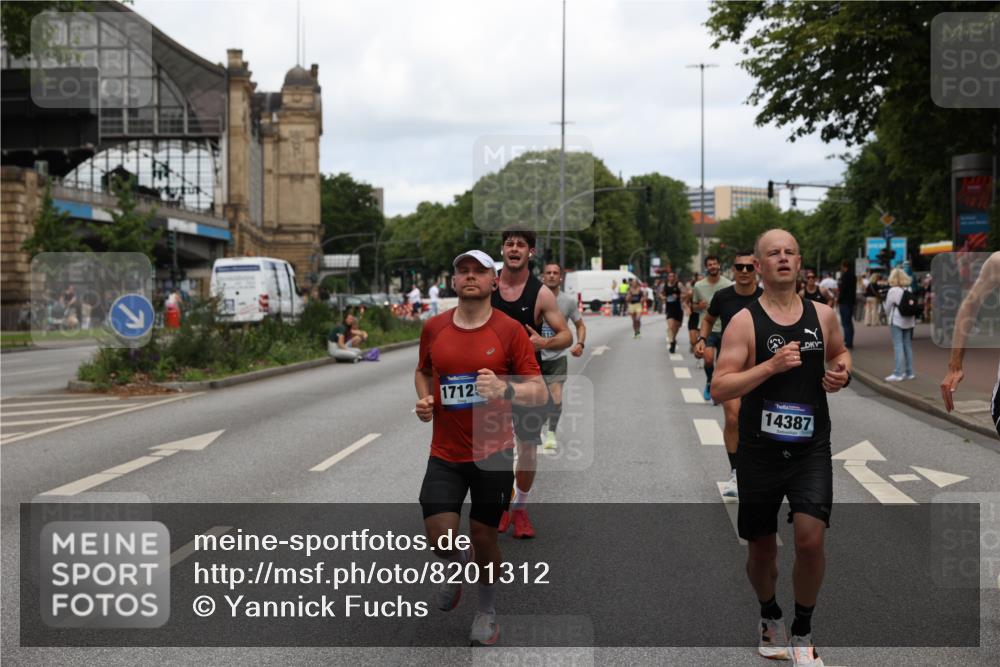 29.06.2025 - hella hamburg halbmarathon Yannick Fuchs http://msf.ph/oto/8201312 29.06.2025 10:32:02 20KM 1290, 2196, 2767, 4860, 5003, 5042, 5307, 5923, 6047, 6123, 6458, 7310, 9178, 9914, 10190, 10451, 11423, 12739, 12900, 13141, 13372, 13854, 14387, 14459, 14691, 14934, 15178, 15261, 15410, 15939, 16992, 17125, 17137, 18103, 18159, 18216, 18357, 18986 meine-sportfotos.de