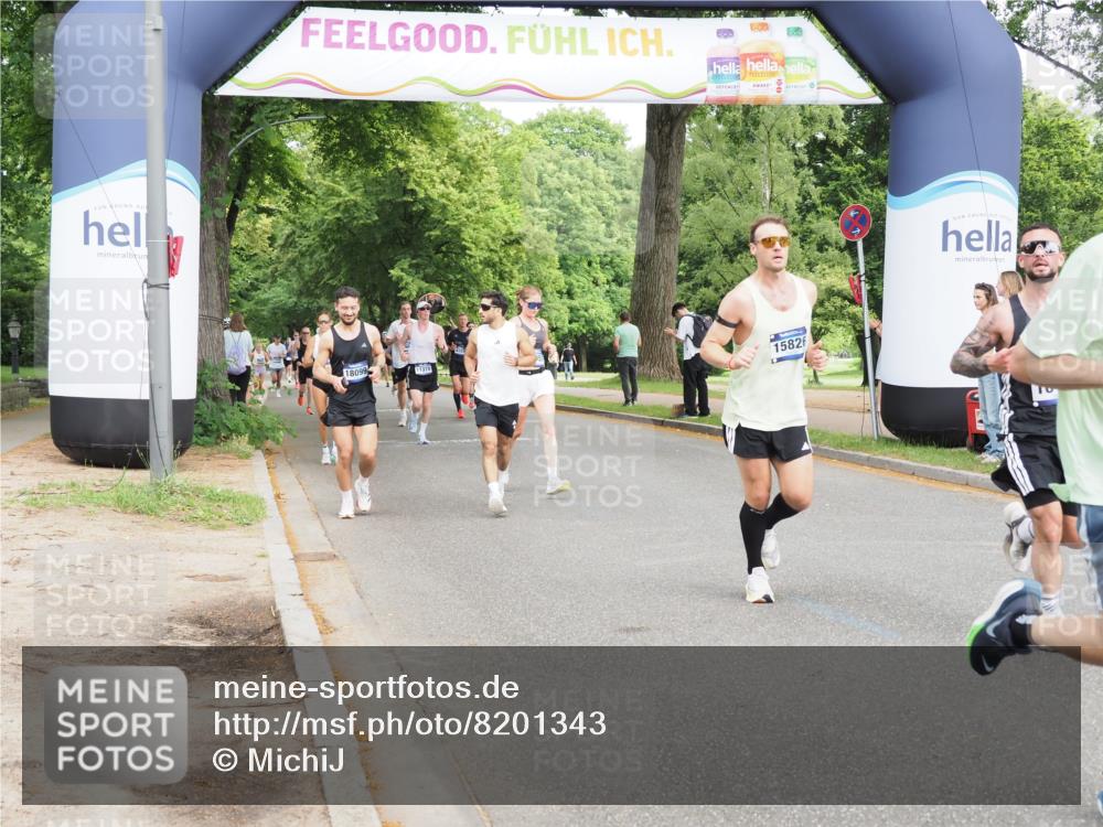 29.06.2025 - hella hamburg halbmarathon MichiJ http://msf.ph/oto/8201343 29.06.2025 10:21:35 Zwischen KM18-KM19 1686, 5070, 7965, 8883, 10484, 11169, 11199, 14293, 15054, 15826, 16505, 18099 meine-sportfotos.de