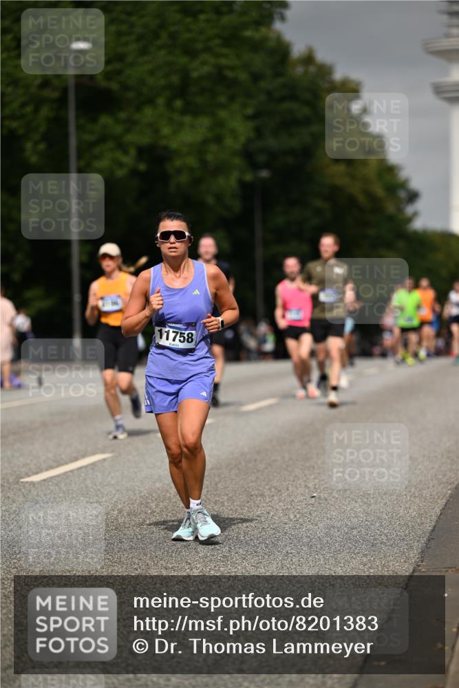 29.06.2025 - hella hamburg halbmarathon Dr. Thomas Lammeyer http://msf.ph/oto/8201383 29.06.2025 10:11:45 Kennedybrücke 1173, 1893, 1993, 2032, 2136, 3328, 3929, 4262, 5242, 5899, 5926, 6196, 6517, 6518, 6707, 6713, 6715, 6833, 7476, 7503, 7760, 8585, 9338, 9967, 10283, 10700 meine-sportfotos.de