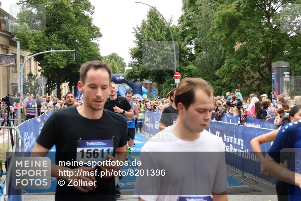 29.06.2025 - hella hamburg halbmarathon Zöllner http://msf.ph/oto/8201396 29.06.2025 10:47:31 Ziel 51, 1012, 1592, 2274, 2839, 2869, 2953, 3304, 5532, 5650, 8234, 8693, 8852, 9305, 10423, 11021, 11077, 11491, 12870, 13223, 13303, 15350, 15479, 15923, 16819, 17846, 17905, 18758, 18974 meine-sportfotos.de