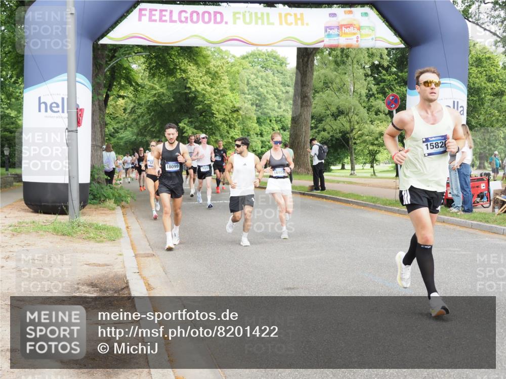 29.06.2025 - hella hamburg halbmarathon MichiJ http://msf.ph/oto/8201422 29.06.2025 10:21:36 Zwischen KM18-KM19 1686, 5070, 7965, 8883, 10484, 11169, 11199, 14293, 15826, 16505, 18099 meine-sportfotos.de