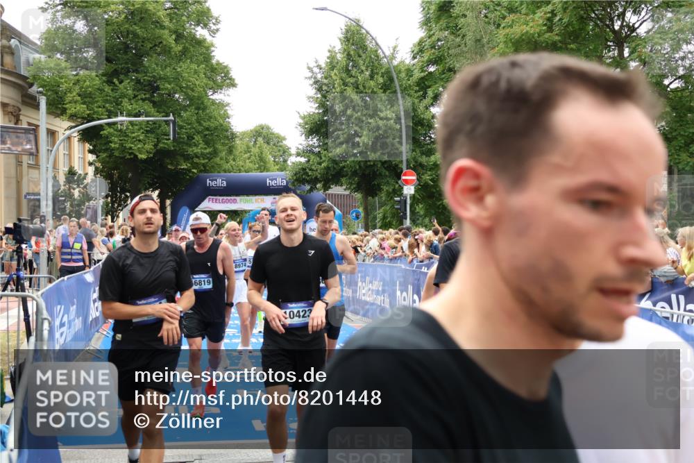 29.06.2025 - hella hamburg halbmarathon Zöllner http://msf.ph/oto/8201448 29.06.2025 10:47:32 Ziel 51, 1012, 1070, 1592, 2274, 2839, 2869, 2953, 3304, 5532, 5650, 8023, 8234, 8693, 8852, 9305, 10423, 11021, 11077, 12870, 13223, 13303, 15350, 15479, 15923, 16819, 17846, 17905, 18758, 18974 meine-sportfotos.de