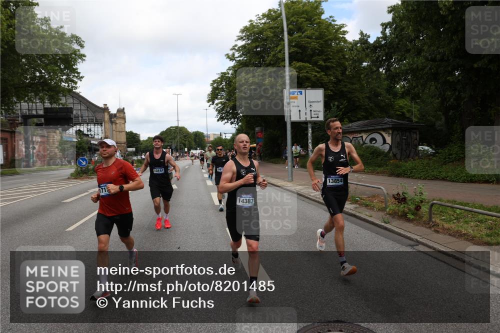 29.06.2025 - hella hamburg halbmarathon Yannick Fuchs http://msf.ph/oto/8201485 29.06.2025 10:32:03 20KM 1290, 2196, 2404, 2767, 3790, 4860, 5042, 5307, 5923, 6047, 6123, 6458, 7310, 9178, 9914, 10190, 10451, 11423, 12739, 12900, 13141, 13372, 13854, 14387, 14459, 14691, 14934, 15178, 15410, 15939, 16992, 17125, 17137, 18103, 18159, 18216, 18357, 18986 meine-sportfotos.de