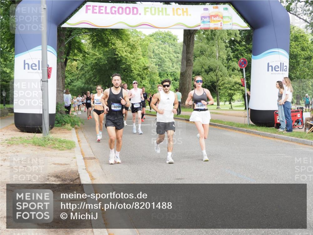 29.06.2025 - hella hamburg halbmarathon MichiJ http://msf.ph/oto/8201488 29.06.2025 10:21:36 Zwischen KM18-KM19 1686, 5070, 7965, 8883, 10484, 11169, 11199, 14293, 15826, 16505, 18099 meine-sportfotos.de