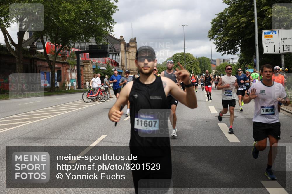 29.06.2025 - hella hamburg halbmarathon Yannick Fuchs http://msf.ph/oto/8201529 29.06.2025 10:44:45 20KM 1119, 1399, 1461, 1466, 1507, 1630, 1750, 1817, 2207, 2880, 3654, 4077, 4346, 4816, 5018, 5115, 6027, 6662, 6712, 6795, 7052, 7134, 7176, 7397, 7583, 7930, 7932, 8117, 8572, 8704, 8819, 9057, 10371, 11214, 11356, 11455, 11607, 12016, 12624, 13008, 13687, 13701, 13875, 14034, 14257, 14626, 15362, 15395, 15803, 15950, 16291, 16716, 17179, 17221, 17247, 17384, 18006, 18066, 18370, 18394, 18489, 18657, 18658, 18811 meine-sportfotos.de