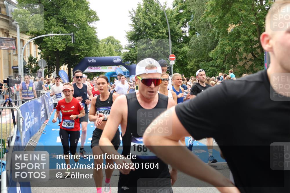 29.06.2025 - hella hamburg halbmarathon Zöllner http://msf.ph/oto/8201604 29.06.2025 10:47:35 Ziel 1012, 1070, 1320, 1592, 1696, 2284, 2839, 2869, 2953, 3304, 5532, 5889, 6009, 8023, 8234, 8852, 8927, 9305, 10969, 11021, 12870, 13223, 13303, 14619, 15451, 15479, 15923, 17846, 17905, 18104, 18758, 19181 meine-sportfotos.de