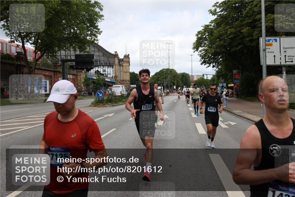 29.06.2025 - hella hamburg halbmarathon Yannick Fuchs http://msf.ph/oto/8201612 29.06.2025 10:32:03 20KM 1290, 2196, 2404, 2767, 3790, 4860, 5042, 5307, 5923, 6047, 6123, 6458, 7310, 9178, 9914, 10190, 10451, 11423, 12739, 12900, 13141, 13372, 13854, 14387, 14459, 14691, 14934, 15178, 15410, 15939, 16992, 17125, 17137, 18103, 18159, 18216, 18357, 18986 meine-sportfotos.de