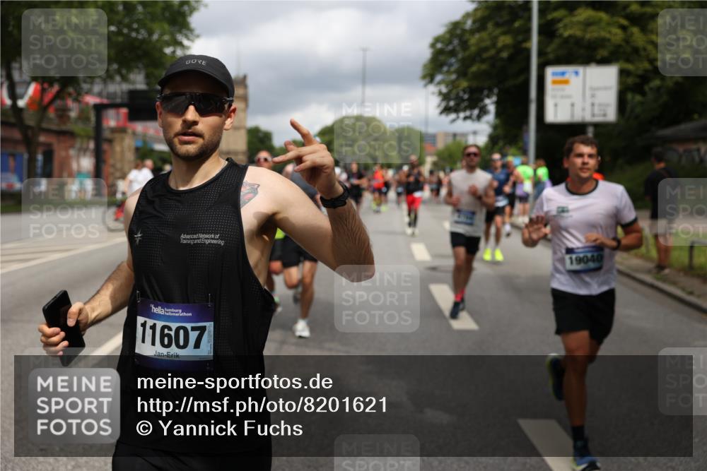 29.06.2025 - hella hamburg halbmarathon Yannick Fuchs http://msf.ph/oto/8201621 29.06.2025 10:44:45 20KM 1119, 1399, 1461, 1466, 1507, 1630, 1750, 1817, 2207, 2880, 3654, 4077, 4346, 4816, 5018, 5115, 6027, 6662, 6712, 6795, 7052, 7134, 7176, 7397, 7583, 7930, 7932, 8117, 8572, 8704, 8819, 9057, 10371, 11214, 11356, 11455, 11607, 12016, 12624, 13008, 13687, 13701, 13875, 14034, 14257, 14626, 15362, 15395, 15803, 15950, 16291, 16716, 17179, 17221, 17247, 17384, 18006, 18066, 18370, 18394, 18489, 18657, 18658, 18811 meine-sportfotos.de