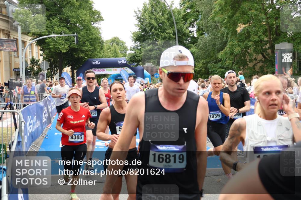 29.06.2025 - hella hamburg halbmarathon Zöllner http://msf.ph/oto/8201624 29.06.2025 10:47:35 Ziel 1012, 1070, 1320, 1592, 1696, 2284, 2839, 2869, 2953, 3304, 5532, 5889, 6009, 8023, 8234, 8852, 8927, 9305, 10969, 11021, 12870, 13223, 13303, 14619, 15451, 15479, 15923, 17846, 17905, 18104, 18758, 19181 meine-sportfotos.de