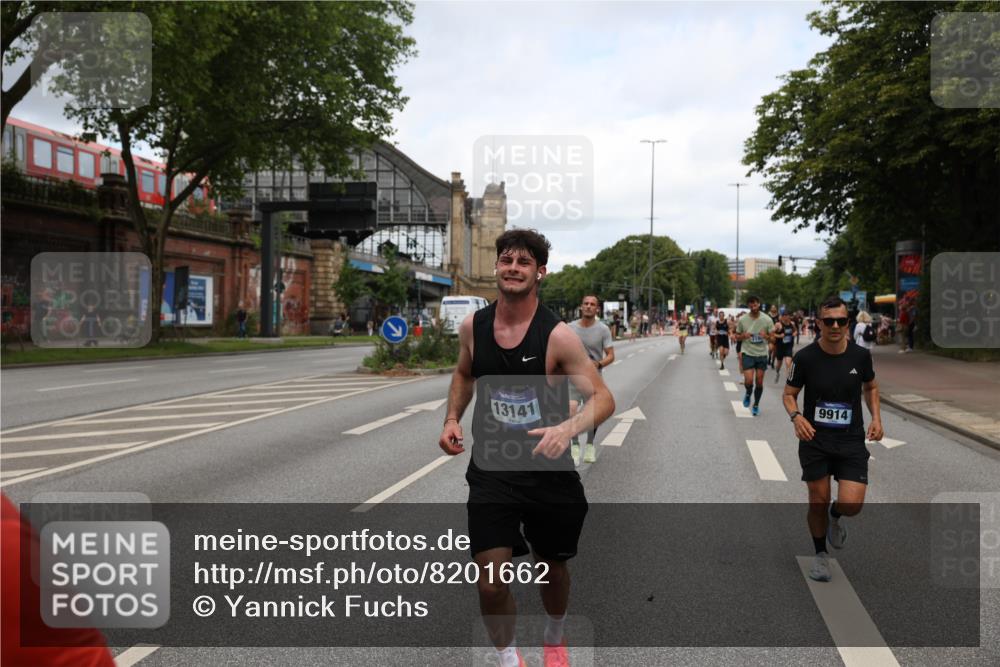 29.06.2025 - hella hamburg halbmarathon Yannick Fuchs http://msf.ph/oto/8201662 29.06.2025 10:32:03 20KM 1290, 2196, 2404, 2767, 3790, 4860, 5042, 5307, 5923, 6047, 6123, 6458, 7310, 9178, 9914, 10190, 10451, 11423, 12739, 12900, 13141, 13372, 13854, 14387, 14459, 14691, 14934, 15178, 15410, 15939, 16992, 17125, 17137, 18103, 18159, 18216, 18357, 18986 meine-sportfotos.de
