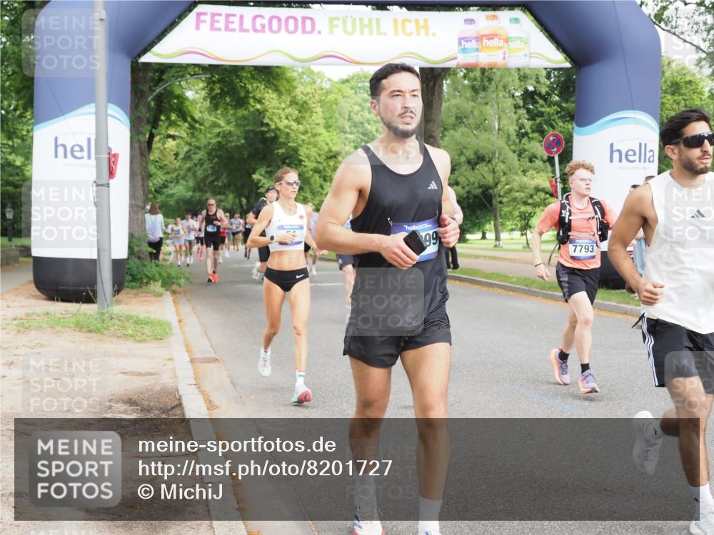 29.06.2025 - hella hamburg halbmarathon MichiJ http://msf.ph/oto/8201727 29.06.2025 10:21:38 Zwischen KM18-KM19 51, 1686, 7793, 7965, 8883, 10484, 11169, 11370, 14293, 15826, 16505, 16957, 18099 meine-sportfotos.de