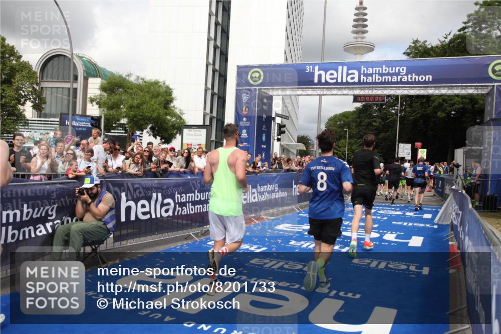 29.06.2025 - hella hamburg halbmarathon Michael Strokosch http://msf.ph/oto/8201733 29.06.2025 10:43:33 Ziel 2653, 3928, 4080, 5124, 5436, 5506, 7635, 8664, 9931, 10237, 10246, 11648, 12623, 14484, 16338, 17391, 18513, 18775, 18810, 18942, 19009, 19051, 19229 meine-sportfotos.de