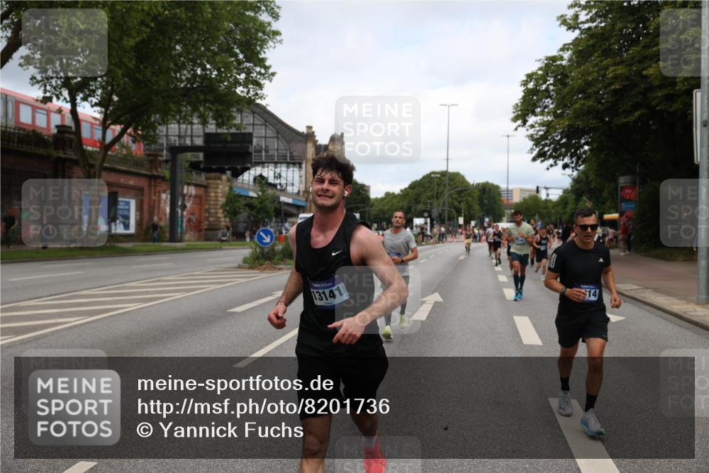 29.06.2025 - hella hamburg halbmarathon Yannick Fuchs http://msf.ph/oto/8201736 29.06.2025 10:32:04 20KM 1290, 2196, 2404, 2767, 3790, 5042, 5307, 5923, 6047, 6123, 6458, 7310, 9017, 9178, 9914, 10190, 10451, 11423, 12739, 12900, 13141, 13372, 13854, 14387, 14459, 14691, 14934, 15178, 15410, 15939, 16992, 17125, 17137, 18103, 18159, 18216, 18357, 18986 meine-sportfotos.de