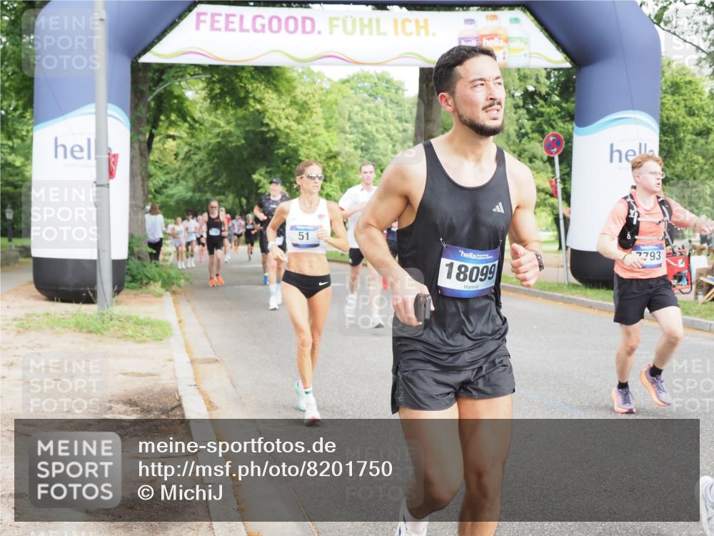 29.06.2025 - hella hamburg halbmarathon MichiJ http://msf.ph/oto/8201750 29.06.2025 10:21:38 Zwischen KM18-KM19 51, 1686, 7793, 7965, 8883, 10484, 11169, 11370, 14293, 15826, 16505, 16957, 18099 meine-sportfotos.de