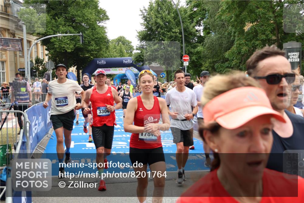 29.06.2025 - hella hamburg halbmarathon Zöllner http://msf.ph/oto/8201764 29.06.2025 10:47:37 Ziel 1070, 1320, 1592, 1696, 2284, 2953, 3304, 5889, 6009, 8023, 8234, 8852, 8927, 10969, 11021, 12870, 13223, 13303, 14618, 14619, 15451, 15479, 17846, 17905, 18104, 18970, 19181 meine-sportfotos.de