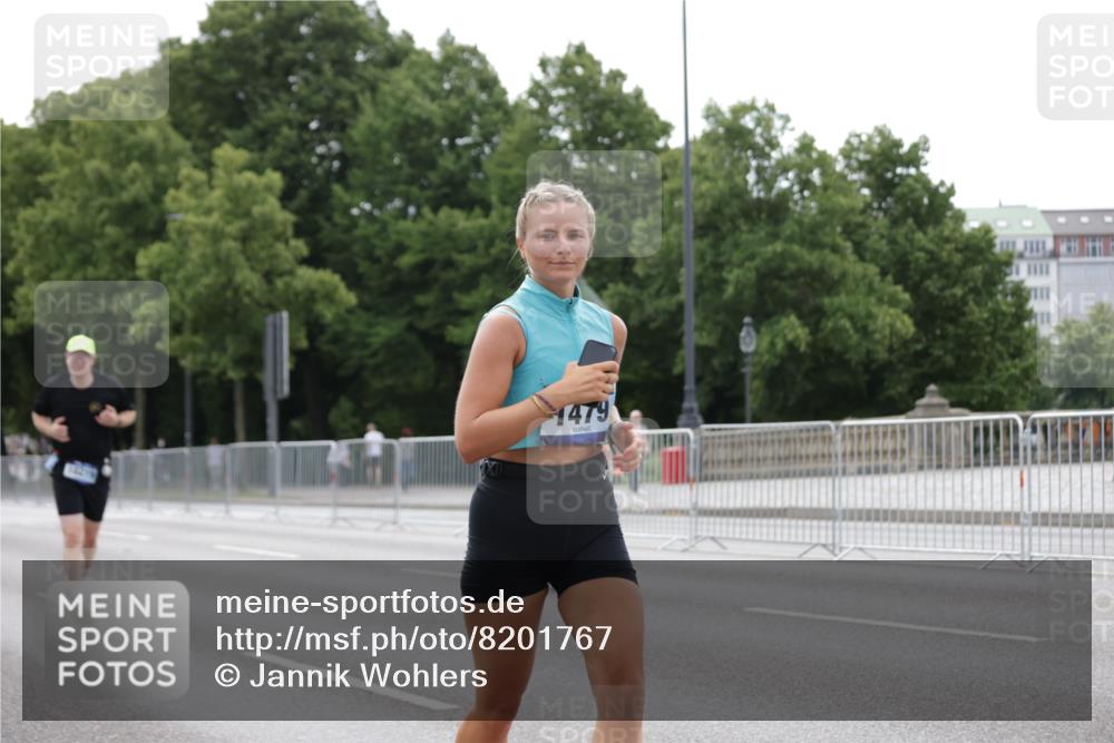 29.06.2025 - hella hamburg halbmarathon Jannik Wohlers http://msf.ph/oto/8201767 29.06.2025 10:25:30 Lombardsbrücke 1479, 1481, 3765, 4378, 4797, 5497, 6663, 8881, 10104, 10219, 11139, 11596, 11699, 11828, 11859, 12074, 12505, 12838, 12945, 12946, 14179, 14223, 16289, 16354, 16381, 16927, 17369, 19144 meine-sportfotos.de
