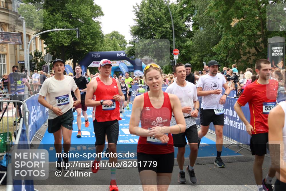29.06.2025 - hella hamburg halbmarathon Zöllner http://msf.ph/oto/8201779 29.06.2025 10:47:37 Ziel 1070, 1320, 1592, 1696, 2284, 2953, 3304, 5889, 6009, 8023, 8234, 8852, 8927, 10969, 11021, 12870, 13223, 13303, 14618, 14619, 15451, 15479, 17846, 17905, 18104, 18970, 19181 meine-sportfotos.de