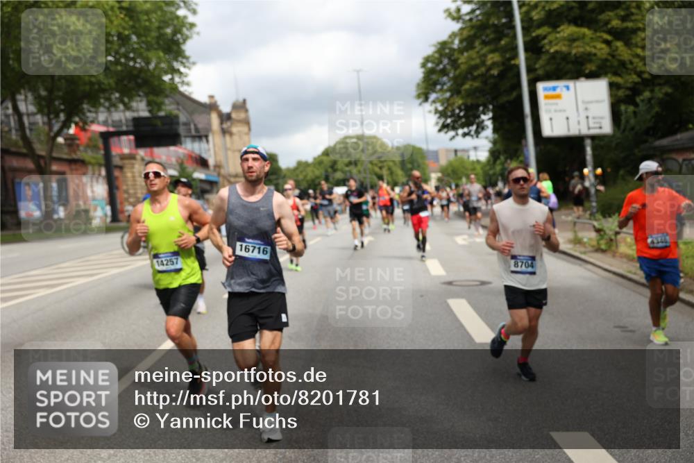 29.06.2025 - hella hamburg halbmarathon Yannick Fuchs http://msf.ph/oto/8201781 29.06.2025 10:44:46 20KM 1119, 1399, 1461, 1466, 1507, 1630, 1750, 1817, 2207, 2880, 3654, 4077, 4346, 4816, 5018, 5115, 6027, 6662, 6712, 6795, 7052, 7134, 7176, 7397, 7583, 7930, 7932, 8117, 8572, 8704, 8819, 9057, 10371, 11214, 11356, 11607, 12016, 12624, 13008, 13687, 13701, 13875, 14034, 14125, 14257, 14626, 15362, 15395, 15803, 15950, 16285, 16291, 16716, 17179, 17221, 17384, 18006, 18066, 18370, 18394, 18489, 18811 meine-sportfotos.de