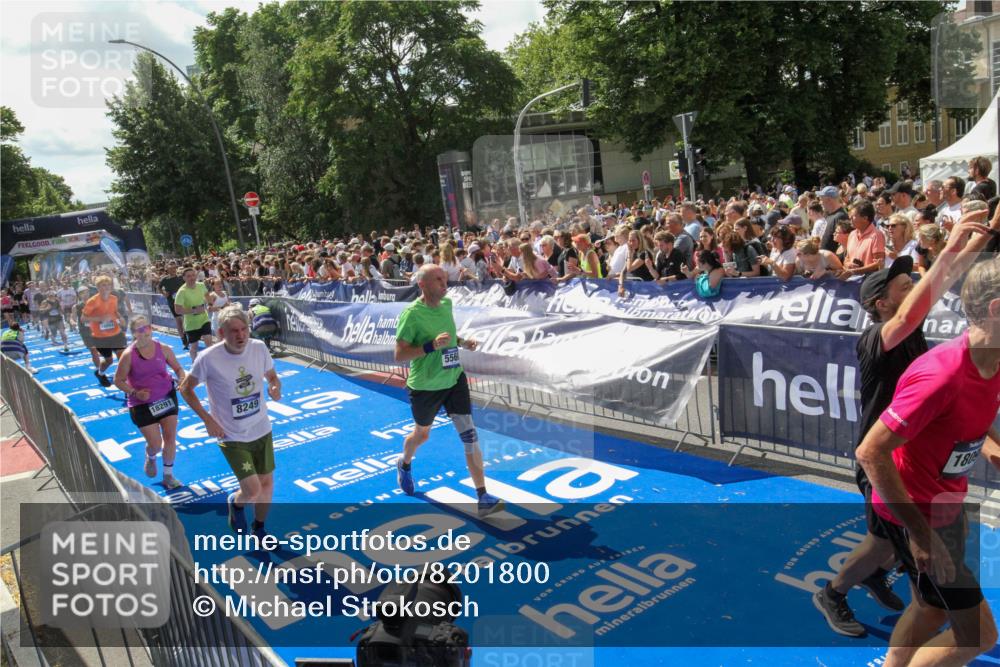 29.06.2025 - hella hamburg halbmarathon Michael Strokosch http://msf.ph/oto/8201800 29.06.2025 11:36:50 Ziel 2132, 4449, 5560, 8249, 10210, 10707, 10872, 11843, 12684, 15885, 16578, 16866, 16884, 18002, 18091 meine-sportfotos.de