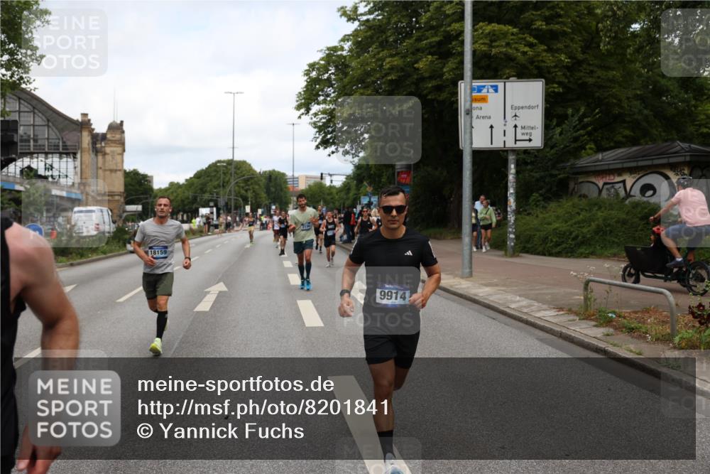 29.06.2025 - hella hamburg halbmarathon Yannick Fuchs http://msf.ph/oto/8201841 29.06.2025 10:32:04 20KM 1290, 2196, 2404, 2767, 3790, 5042, 5307, 5923, 6047, 6123, 6458, 7310, 9017, 9178, 9914, 10190, 10451, 11423, 12739, 12900, 13141, 13372, 13854, 14387, 14459, 14691, 14934, 15178, 15410, 15939, 16992, 17125, 17137, 18103, 18159, 18216, 18357, 18986 meine-sportfotos.de