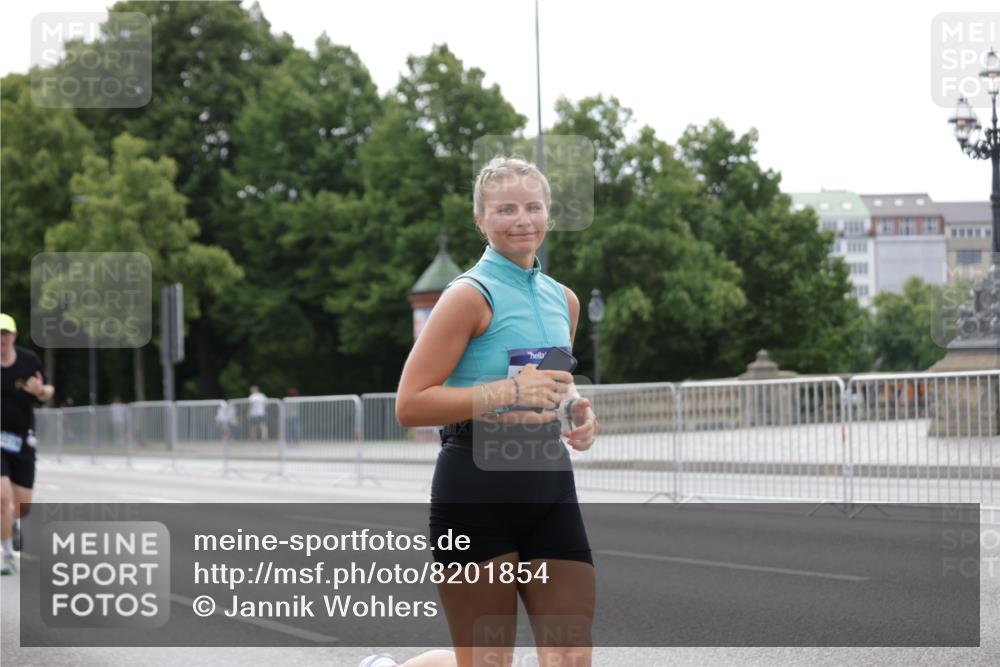 29.06.2025 - hella hamburg halbmarathon Jannik Wohlers http://msf.ph/oto/8201854 29.06.2025 10:25:30 Lombardsbrücke 1479, 1481, 3765, 4378, 4797, 5497, 6663, 8881, 10104, 10219, 11139, 11596, 11699, 11828, 11859, 12074, 12505, 12838, 12945, 12946, 14179, 14223, 16289, 16354, 16381, 16927, 17369, 19144 meine-sportfotos.de