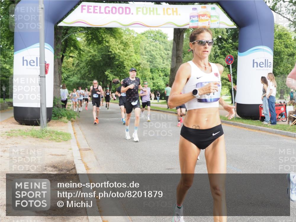 29.06.2025 - hella hamburg halbmarathon MichiJ http://msf.ph/oto/8201879 29.06.2025 10:21:40 Zwischen KM18-KM19 51, 6358, 7793, 10484, 10876, 11169, 11370, 12987, 14293, 15826, 16957, 18099 meine-sportfotos.de