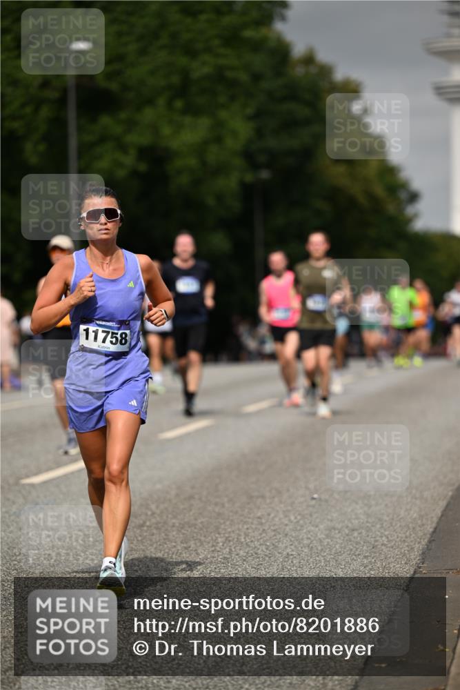 29.06.2025 - hella hamburg halbmarathon Dr. Thomas Lammeyer http://msf.ph/oto/8201886 29.06.2025 10:11:46 Kennedybrücke 1173, 1893, 1993, 2032, 2136, 3328, 3929, 4262, 5242, 5899, 6196, 6517, 6518, 6707, 6713, 6715, 6833, 7476, 7503, 7760, 8585, 9338, 9967, 10283, 10700 meine-sportfotos.de