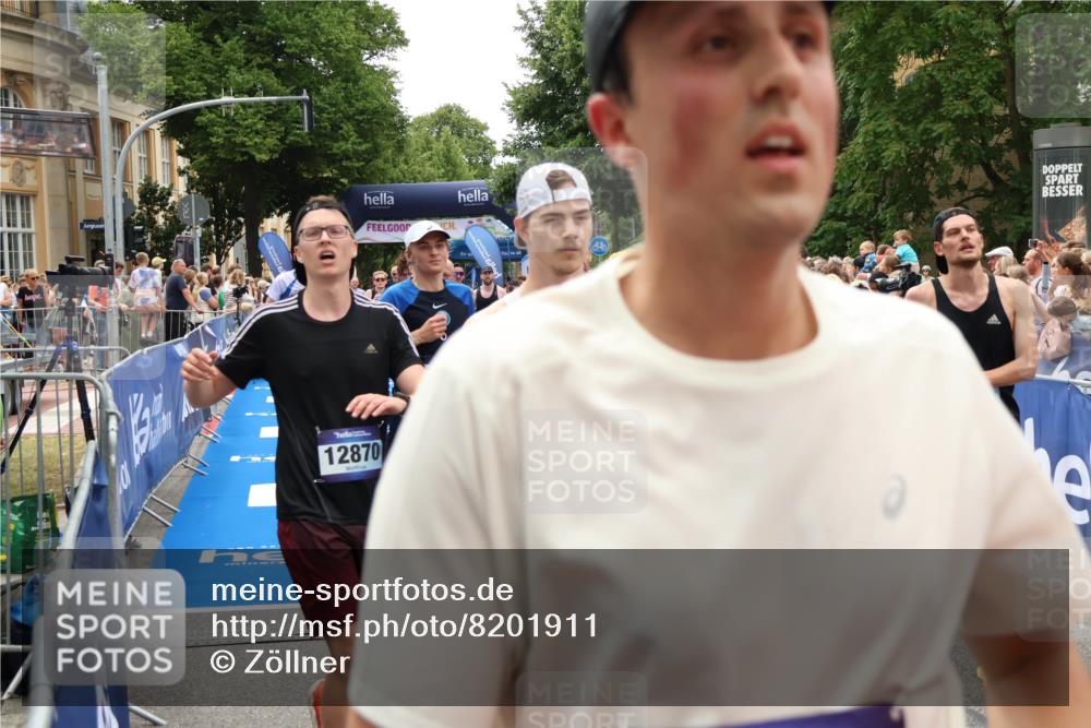 29.06.2025 - hella hamburg halbmarathon Zöllner http://msf.ph/oto/8201911 29.06.2025 10:47:40 Ziel 1070, 1320, 1696, 2284, 2708, 5889, 6009, 7962, 8023, 8234, 8927, 10969, 10988, 13223, 13303, 13948, 14618, 14619, 15451, 15479, 16205, 18104, 18970, 19181 meine-sportfotos.de