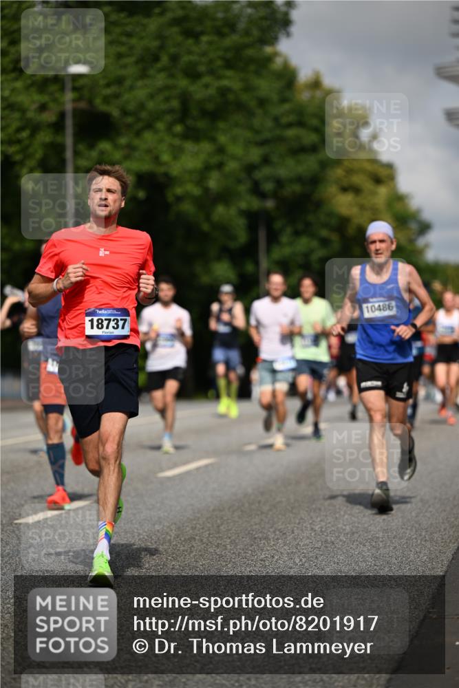 29.06.2025 - hella hamburg halbmarathon Dr. Thomas Lammeyer http://msf.ph/oto/8201917 29.06.2025 09:48:23 Kennedybrücke 1758, 2746, 3043, 3201, 5070, 5269, 5328, 5746, 6619, 6781, 7272, 8209, 8883, 9137, 9381, 10156, 10171, 10486, 11169, 11413 meine-sportfotos.de
