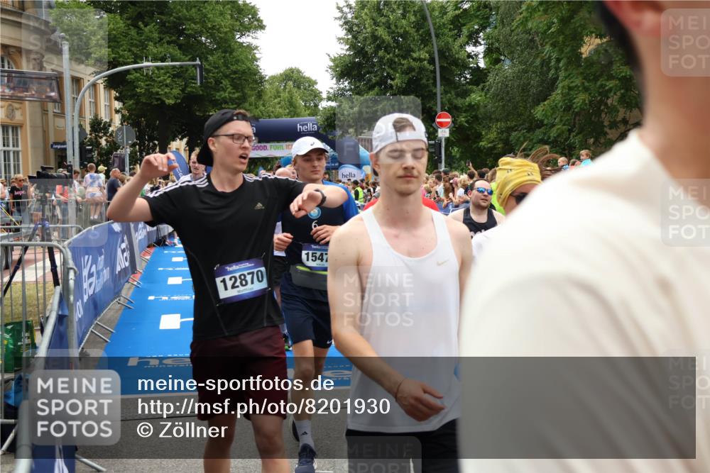29.06.2025 - hella hamburg halbmarathon Zöllner http://msf.ph/oto/8201930 29.06.2025 10:47:40 Ziel 1070, 1320, 1696, 2284, 2708, 5889, 6009, 7962, 8023, 8234, 8927, 10969, 10988, 13223, 13303, 13948, 14618, 14619, 15451, 15479, 16205, 18104, 18970, 19181 meine-sportfotos.de