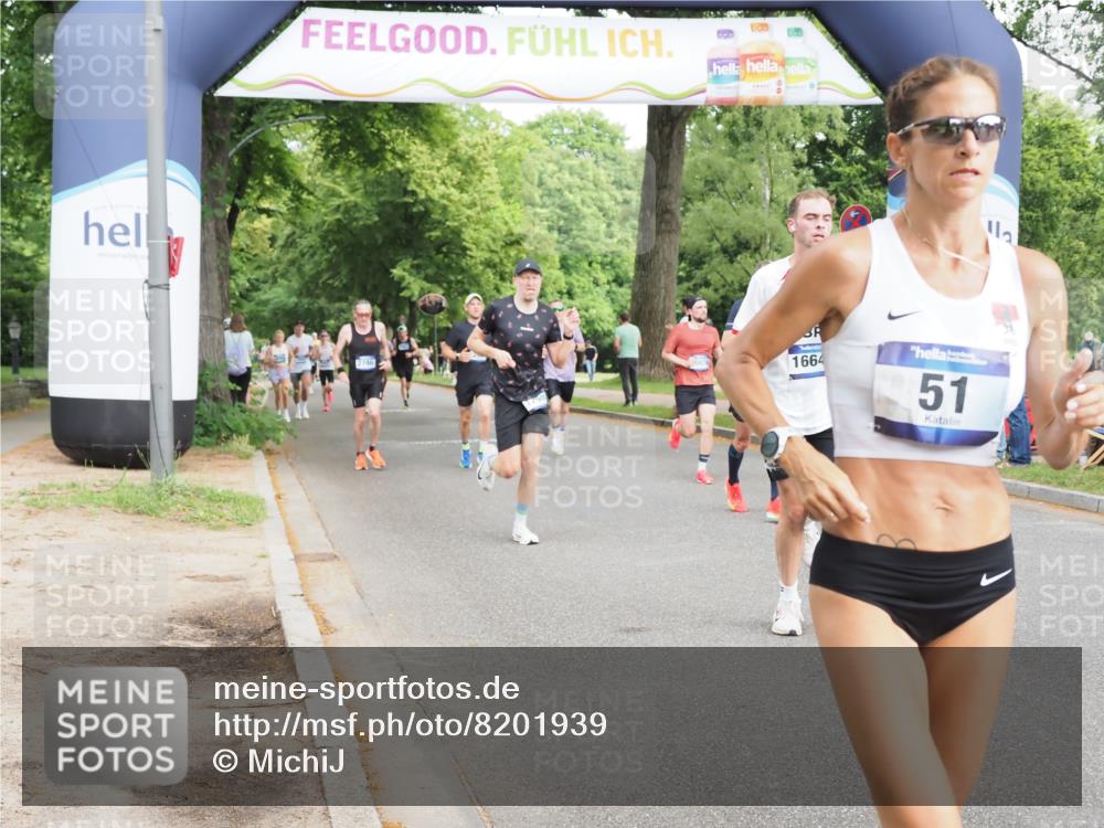 29.06.2025 - hella hamburg halbmarathon MichiJ http://msf.ph/oto/8201939 29.06.2025 10:21:40 Zwischen KM18-KM19 51, 6358, 7793, 10484, 10876, 11169, 11370, 12987, 14293, 15826, 16957, 18099 meine-sportfotos.de