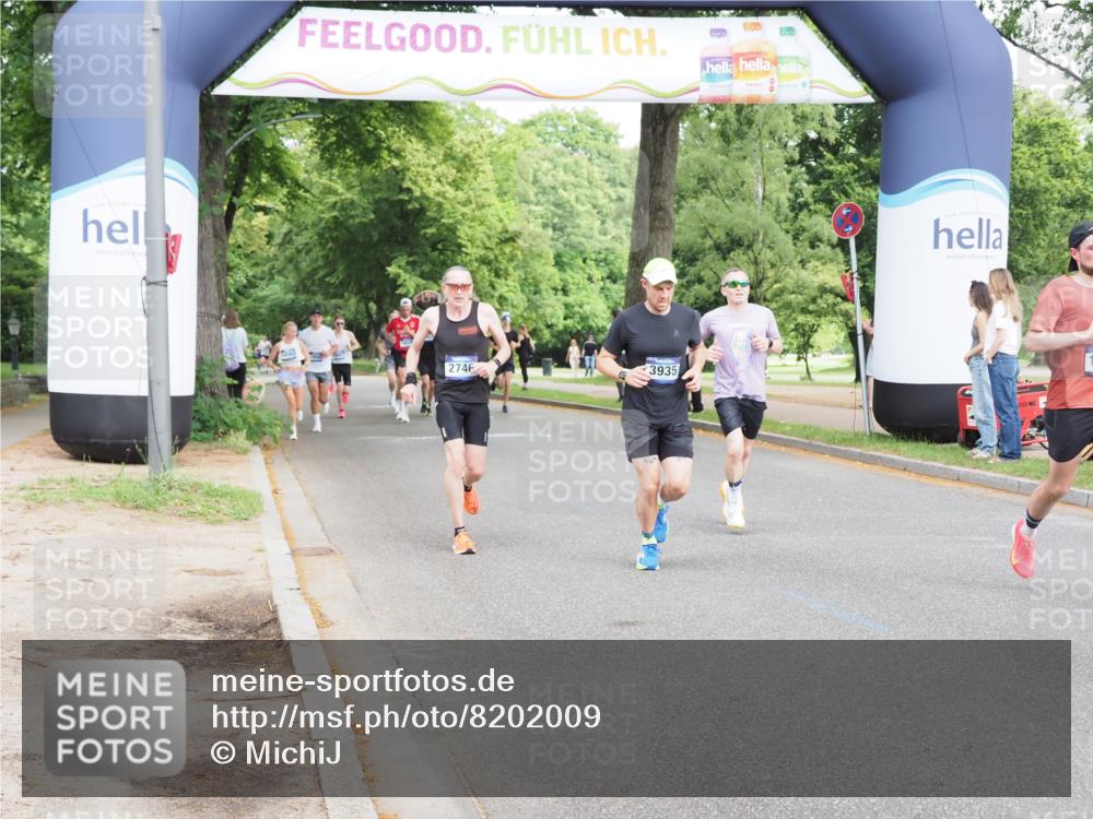 29.06.2025 - hella hamburg halbmarathon MichiJ http://msf.ph/oto/8202009 29.06.2025 10:21:42 Zwischen KM18-KM19 51, 3935, 6358, 7793, 10876, 11370, 12987, 15826, 16957, 18099 meine-sportfotos.de