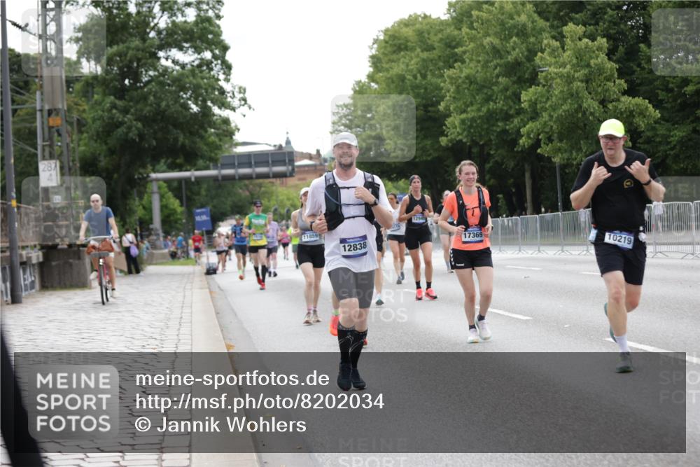 29.06.2025 - hella hamburg halbmarathon Jannik Wohlers http://msf.ph/oto/8202034 29.06.2025 10:25:31 Lombardsbrücke 1479, 1481, 3765, 4378, 4797, 5497, 6663, 8881, 10104, 10219, 11139, 11596, 11699, 11828, 11859, 12074, 12505, 12838, 12945, 12946, 14179, 14223, 16354, 16927, 17369, 19144 meine-sportfotos.de