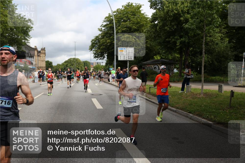 29.06.2025 - hella hamburg halbmarathon Yannick Fuchs http://msf.ph/oto/8202087 29.06.2025 10:44:46 20KM 1119, 1399, 1461, 1466, 1507, 1630, 1750, 1817, 2207, 2880, 3654, 4077, 4346, 4816, 5018, 5115, 6027, 6662, 6712, 6795, 7052, 7134, 7176, 7397, 7583, 7930, 7932, 8117, 8572, 8704, 8819, 9057, 10371, 11214, 11356, 11607, 12016, 12624, 13008, 13687, 13701, 13875, 14034, 14125, 14257, 14626, 15362, 15395, 15803, 15950, 16285, 16291, 16716, 17179, 17221, 17384, 18006, 18066, 18370, 18394, 18489, 18811 meine-sportfotos.de