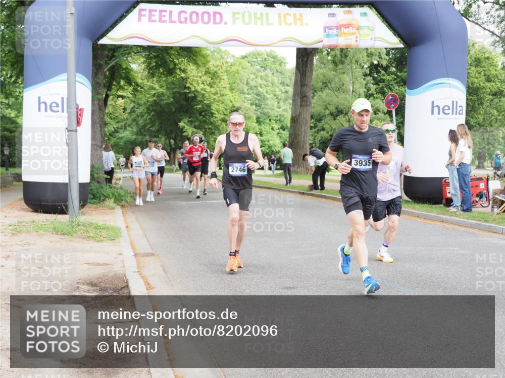 29.06.2025 - hella hamburg halbmarathon MichiJ http://msf.ph/oto/8202096 29.06.2025 10:21:42 Zwischen KM18-KM19 51, 3935, 6358, 7793, 10876, 11370, 12987, 15826, 16957, 18099 meine-sportfotos.de
