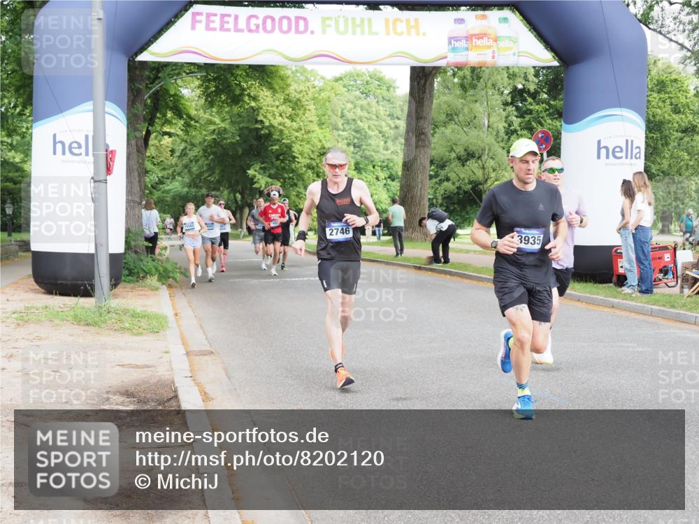 29.06.2025 - hella hamburg halbmarathon MichiJ http://msf.ph/oto/8202120 29.06.2025 10:21:42 Zwischen KM18-KM19 51, 3935, 6358, 7793, 10876, 11370, 12987, 15826, 16957, 18099 meine-sportfotos.de