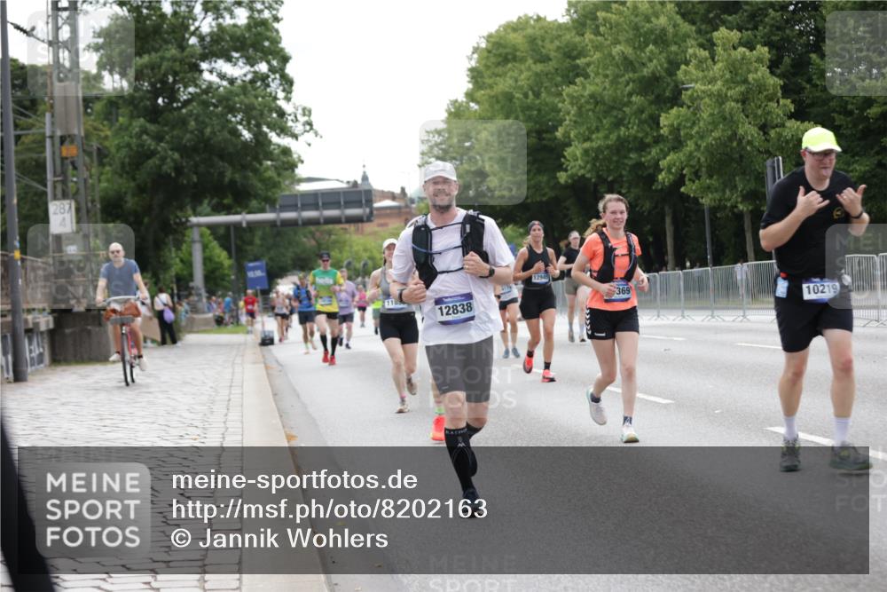 29.06.2025 - hella hamburg halbmarathon Jannik Wohlers http://msf.ph/oto/8202163 29.06.2025 10:25:32 Lombardsbrücke 1479, 3765, 4378, 4797, 5497, 6663, 8276, 10104, 10219, 11139, 11596, 11699, 11828, 11859, 12074, 12505, 12838, 12945, 12946, 14179, 14223, 14356, 16354, 16927, 17369, 19144 meine-sportfotos.de