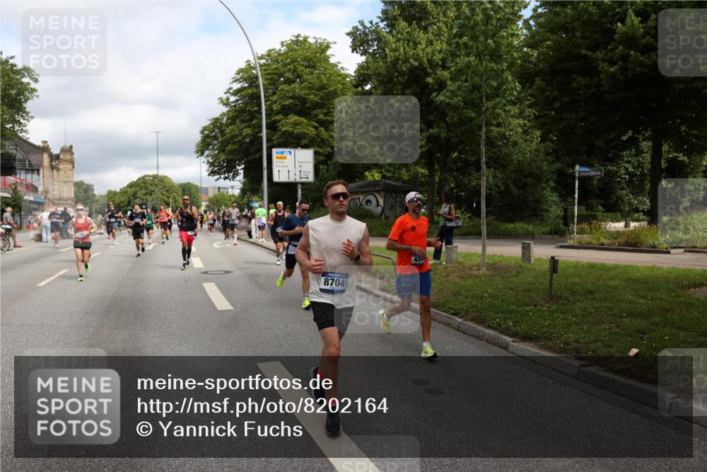 29.06.2025 - hella hamburg halbmarathon Yannick Fuchs http://msf.ph/oto/8202164 29.06.2025 10:44:47 20KM 1119, 1461, 1466, 1507, 1750, 1817, 2207, 2880, 3654, 4077, 4346, 4816, 5018, 5115, 6027, 6662, 6712, 6795, 7052, 7134, 7176, 7397, 7583, 7930, 7932, 8117, 8572, 8704, 8819, 9057, 11214, 11356, 11607, 12016, 12624, 12949, 13008, 13687, 13701, 13875, 14034, 14125, 14257, 14626, 15362, 15395, 15720, 15803, 15950, 16285, 16291, 16716, 17179, 17221, 17384, 18006, 18066, 18370, 18394, 18489, 18811 meine-sportfotos.de