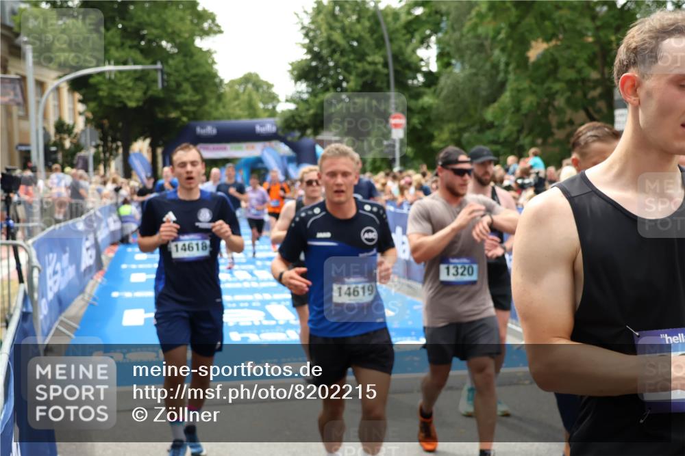 29.06.2025 - hella hamburg halbmarathon Zöllner http://msf.ph/oto/8202215 29.06.2025 10:47:45 Ziel 2708, 5915, 7962, 10988, 11283, 12679, 13948, 14618, 15478, 16205, 17229, 18430, 18970 meine-sportfotos.de