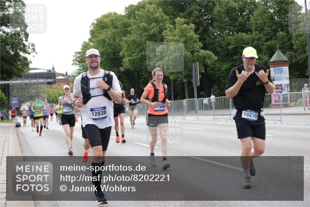 29.06.2025 - hella hamburg halbmarathon Jannik Wohlers http://msf.ph/oto/8202221 29.06.2025 10:25:32 Lombardsbrücke 1479, 3765, 4378, 4797, 5497, 6663, 8276, 10104, 10219, 11139, 11596, 11699, 11828, 11859, 12074, 12505, 12838, 12945, 12946, 14179, 14223, 14356, 16354, 16927, 17369, 19144 meine-sportfotos.de