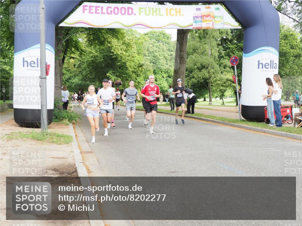 29.06.2025 - hella hamburg halbmarathon MichiJ http://msf.ph/oto/8202277 29.06.2025 10:21:45 Zwischen KM18-KM19 51, 2746, 3935, 6358, 7793, 8062, 10876, 11370, 12987, 14028, 16957, 18562, 18563 meine-sportfotos.de