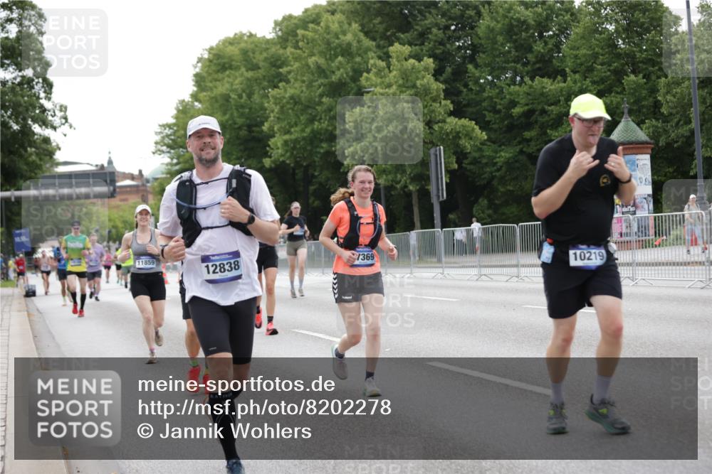 29.06.2025 - hella hamburg halbmarathon Jannik Wohlers http://msf.ph/oto/8202278 29.06.2025 10:25:32 Lombardsbrücke 1479, 3765, 4378, 4797, 5497, 6663, 8276, 10104, 10219, 11139, 11596, 11699, 11828, 11859, 12074, 12505, 12838, 12945, 12946, 14179, 14223, 14356, 16354, 16927, 17369, 19144 meine-sportfotos.de